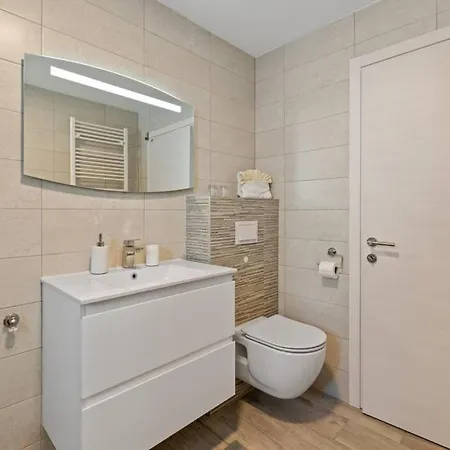 Apartment Picaferaj *